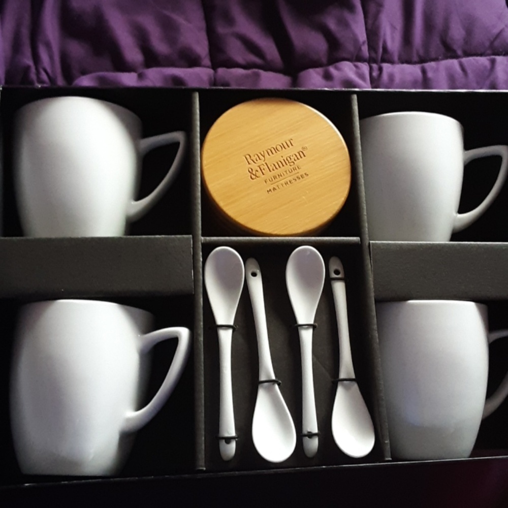 Cup and spoon set
